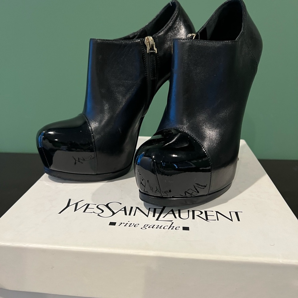 Yves Saint Laurent Black Women's Shoes